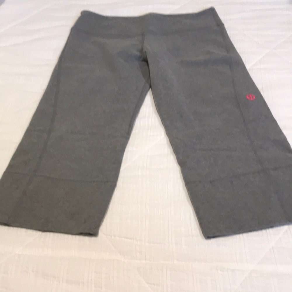 Lululemon crops, Split calf